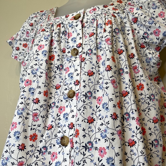GAP | Crisp Ditsy FLORAL Square Neckline Short Flare Sleeves Button Placket Top - Picture 6 of 14